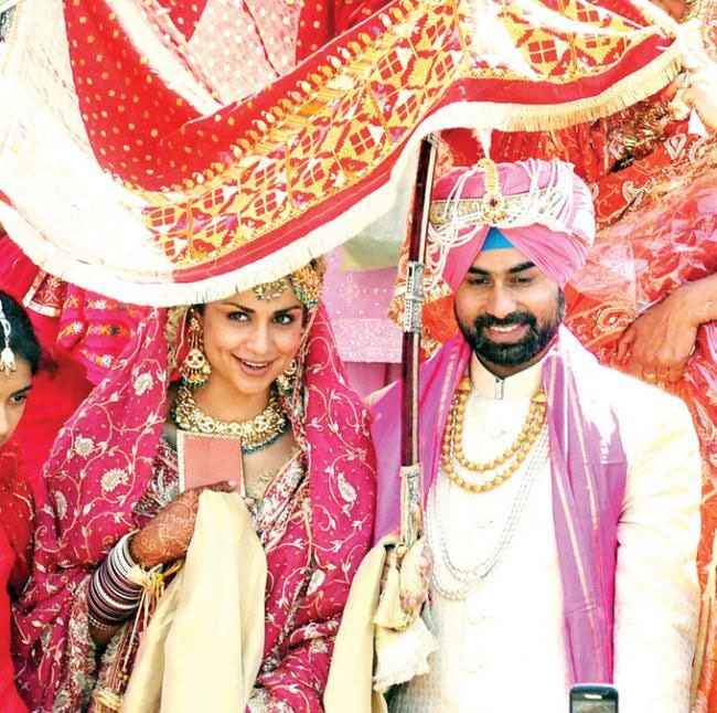 कुछ ऐसी दिख रही थीं अपनी शादी के दिन ये हसीनाएं...