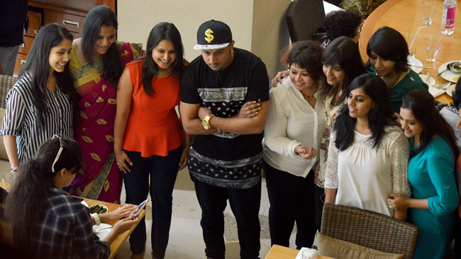 अर्जुन रामपाल संग देखी गईं सुजैन खान