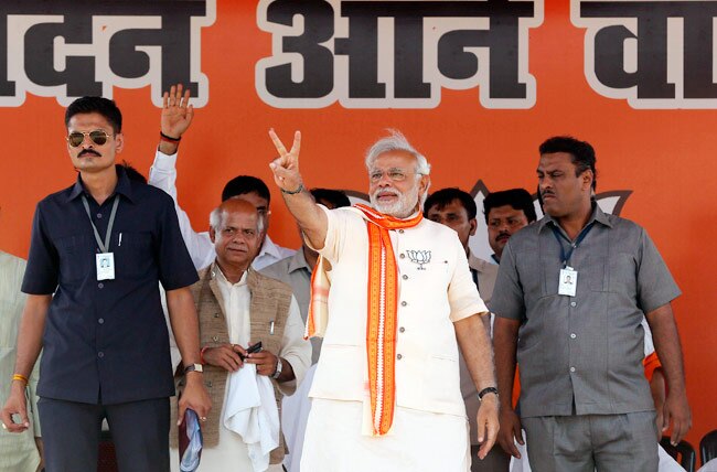 वाराणसी में नरेंद्र मोदी के रोड शो में जबरदस्‍त जनसैलाब