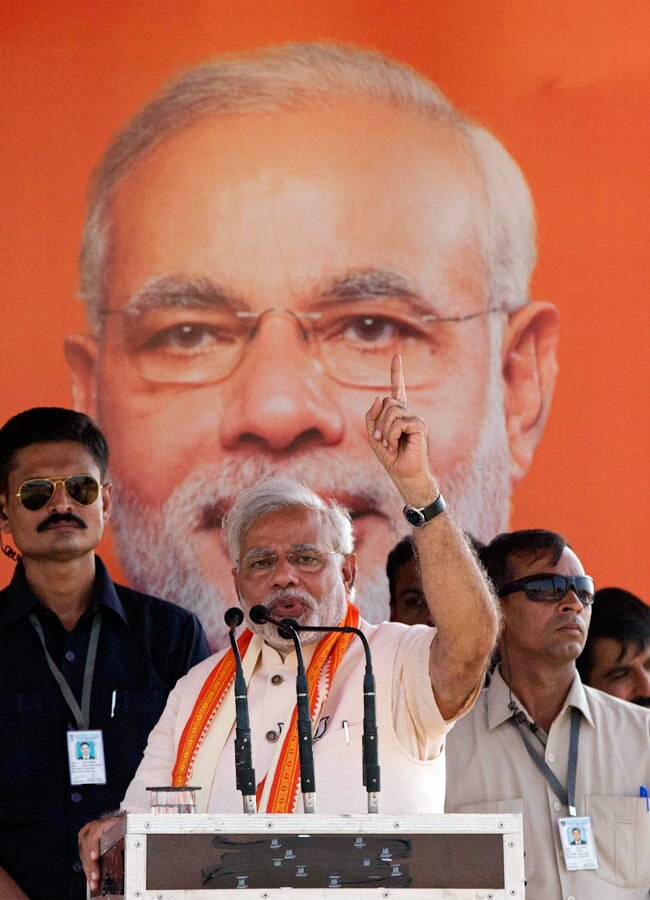 वाराणसी में नरेंद्र मोदी के रोड शो में जबरदस्‍त जनसैलाब