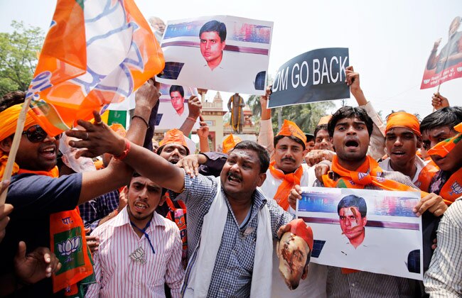 वाराणसी में नरेंद्र मोदी के रोड शो में जबरदस्‍त जनसैलाब