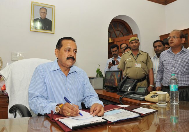 PM मोदी ने संभाला कार्यभार, देखें कैसा रहा पहला दिन...