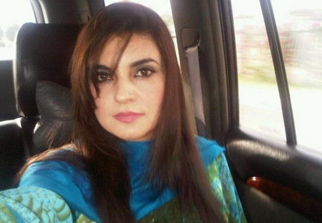 पाकिस्तान की सियासत में 'ग्लैमरस' महिलाएं...