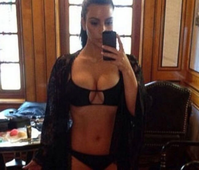 हॉलीवुड-बॉलीवुड सेलिब्रिटीज की भड़काऊ Selfie....