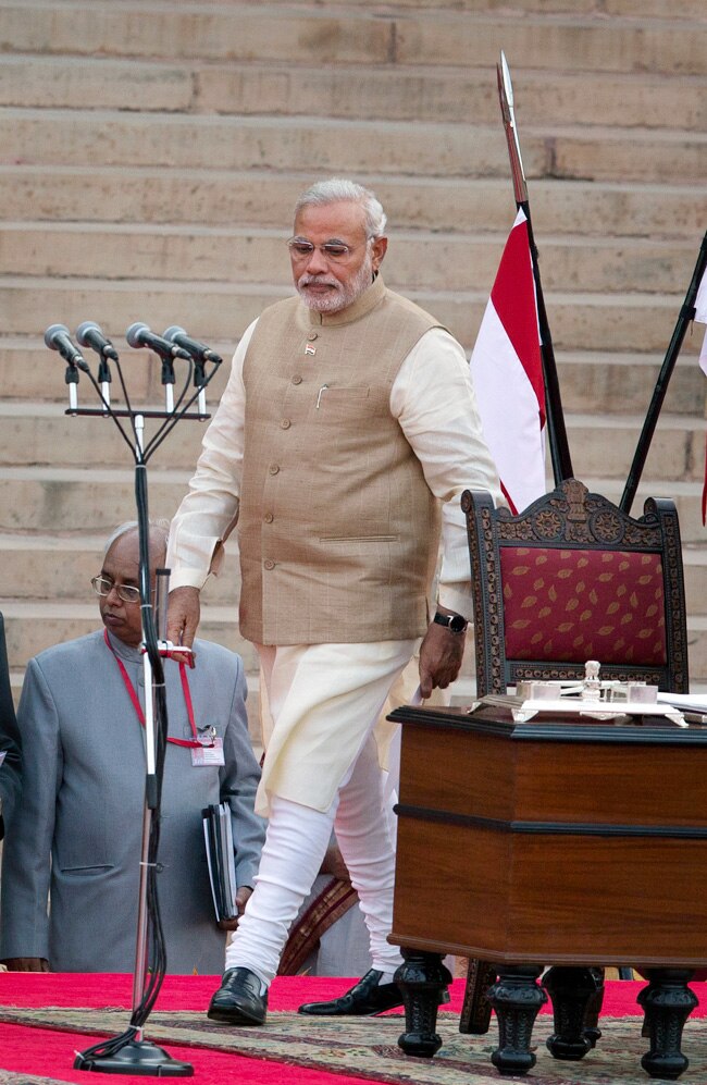 PM मोदी का शपथग्रहण समारोहः कैमरे में कैद हुए ये ऐतिहासिक पल...