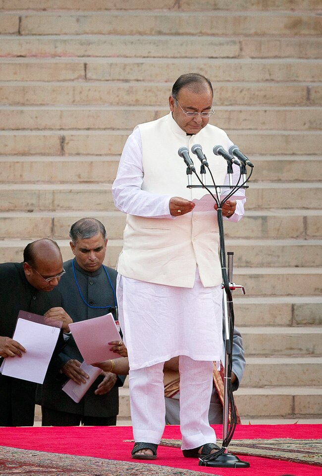 PM मोदी का शपथग्रहण समारोहः कैमरे में कैद हुए ये ऐतिहासिक पल...