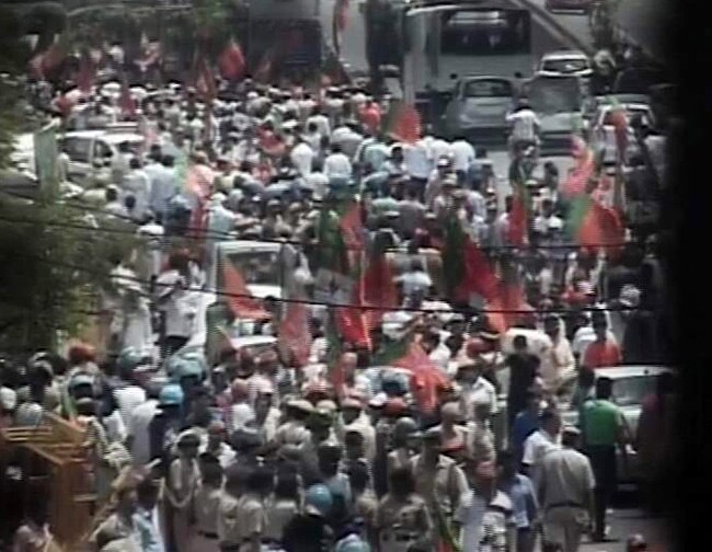 भारत के भावी प्रधानमंत्री नरेंद्र मोदी का नई दिल्‍ली में भव्‍य स्‍वागत