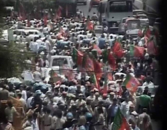 भारत के भावी प्रधानमंत्री नरेंद्र मोदी का नई दिल्‍ली में भव्‍य स्‍वागत