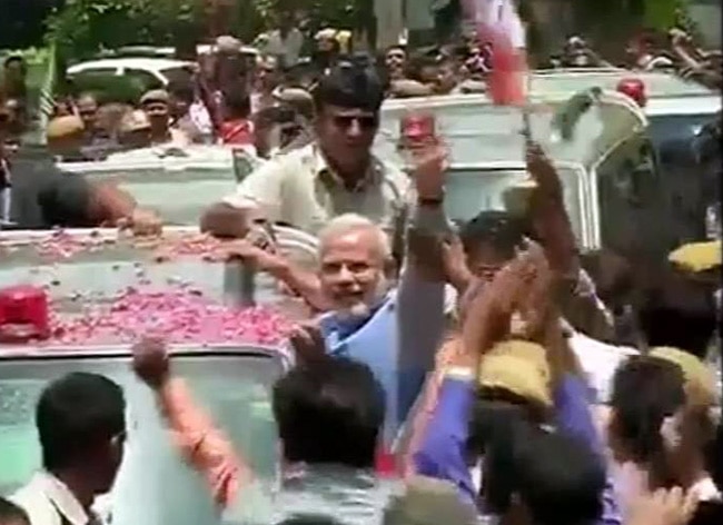 भारत के भावी प्रधानमंत्री नरेंद्र मोदी का नई दिल्‍ली में भव्‍य स्‍वागत