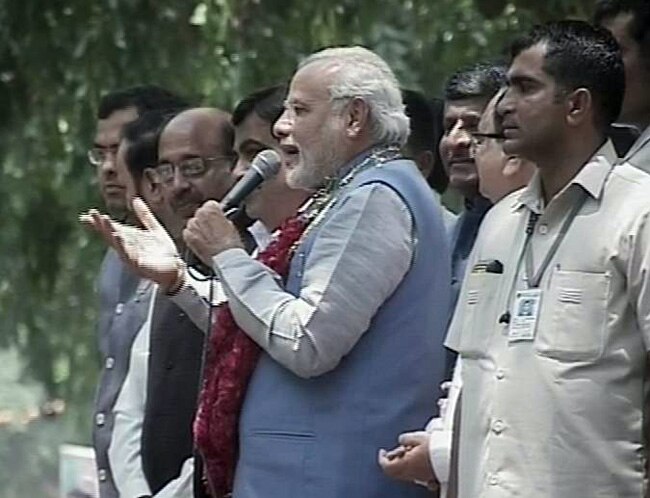 भारत के भावी प्रधानमंत्री नरेंद्र मोदी का नई दिल्‍ली में भव्‍य स्‍वागत