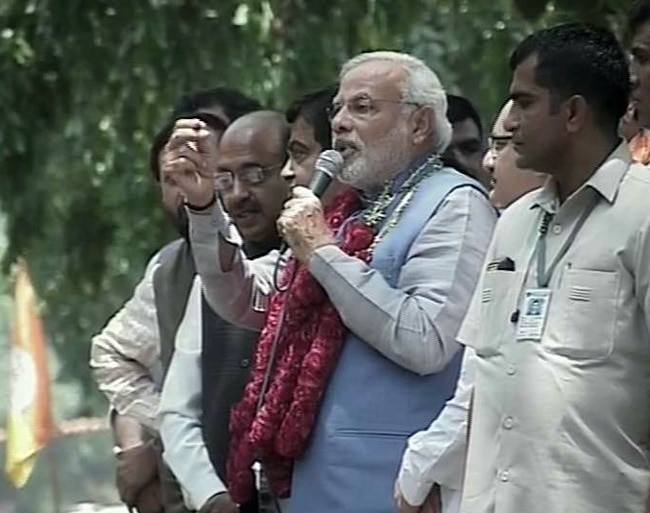 भारत के भावी प्रधानमंत्री नरेंद्र मोदी का नई दिल्‍ली में भव्‍य स्‍वागत