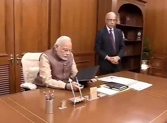 27 मई 2014 : तस्वीरों में दिन भर की बड़ी खबरें