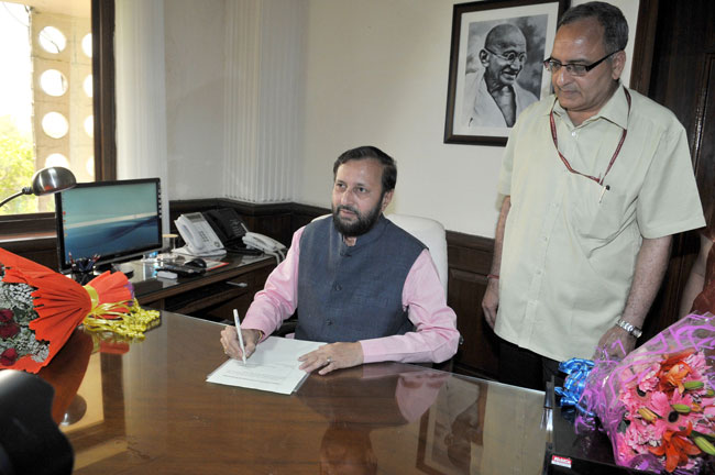 PM मोदी ने संभाला कार्यभार, देखें कैसा रहा पहला दिन...