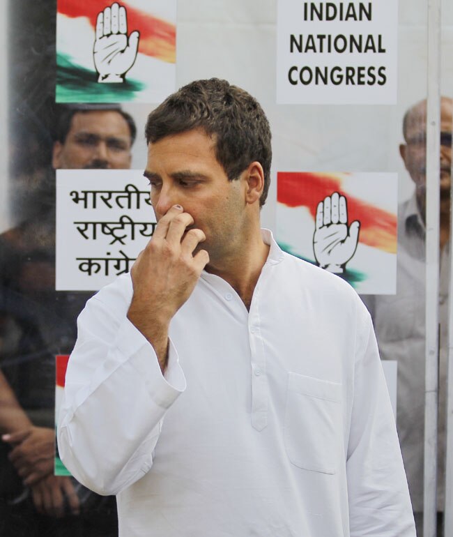 राहुल गांधी! तुम इतना जो मुस्कुरा रहे हो, क्या गम है जिसको छिपा रहे हो...