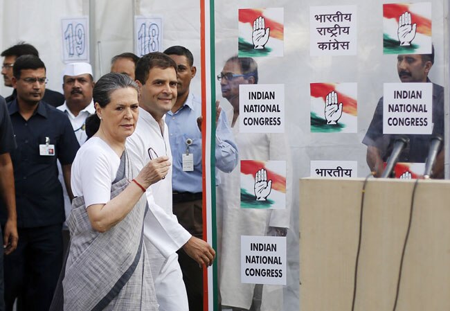 राहुल गांधी! तुम इतना जो मुस्कुरा रहे हो, क्या गम है जिसको छिपा रहे हो...