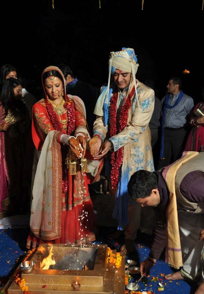 कुछ ऐसी दिख रही थीं अपनी शादी के दिन ये हसीनाएं...