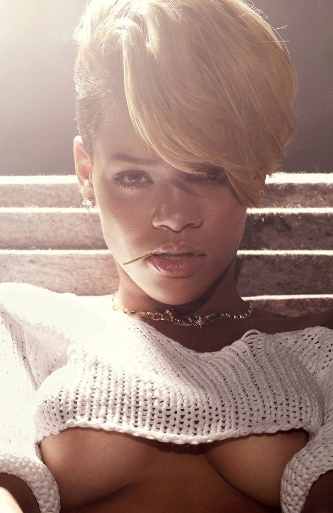 हॉलीवुड-बॉलीवुड सेलिब्रिटीज की भड़काऊ Selfie....