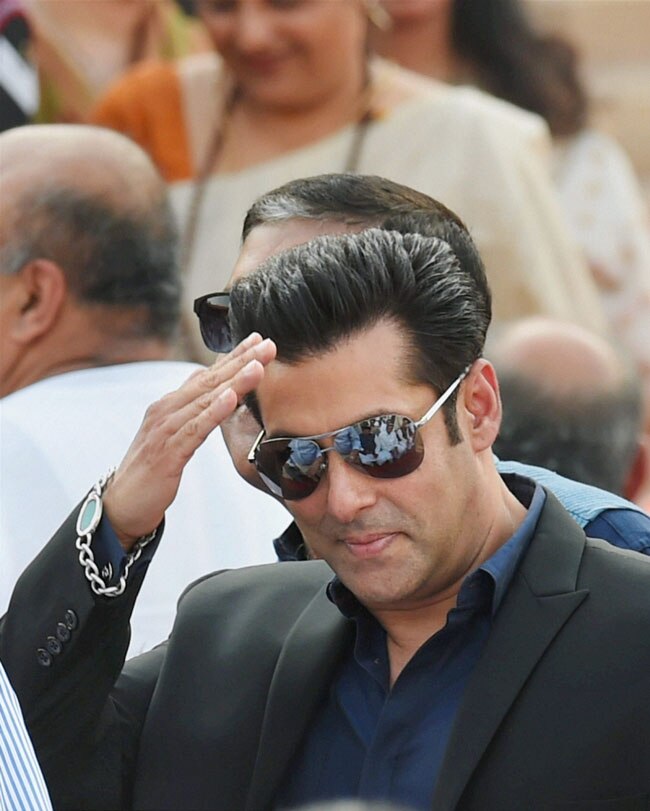 PM मोदी का शपथग्रहण समारोहः कैमरे में कैद हुए ये ऐतिहासिक पल...