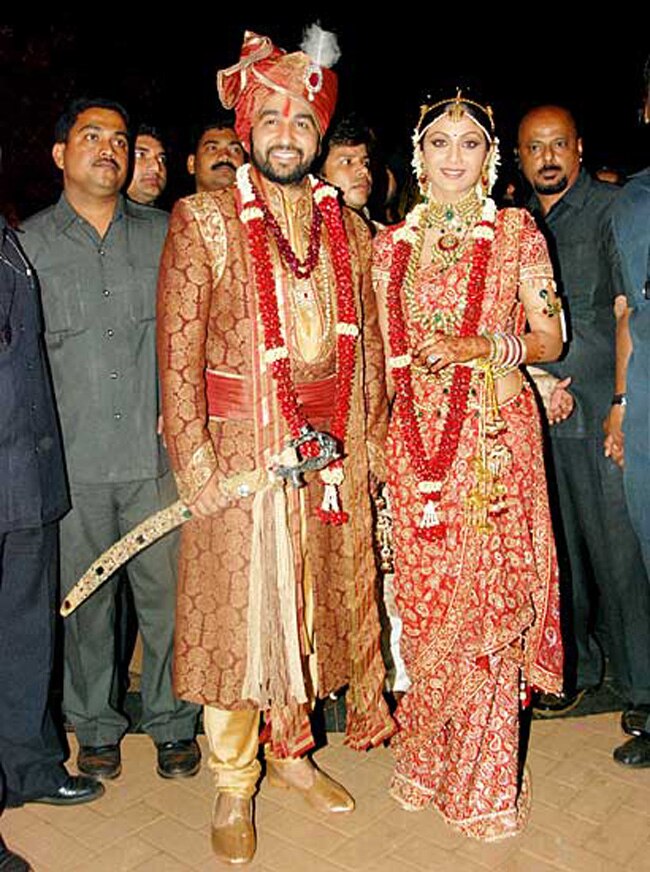 कुछ ऐसी दिख रही थीं अपनी शादी के दिन ये हसीनाएं...