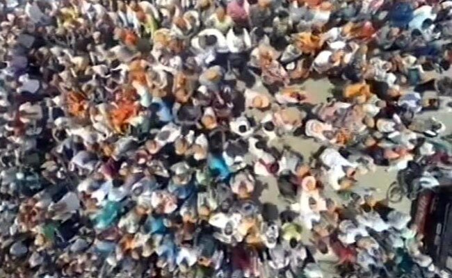 वाराणसी में नरेंद्र मोदी के रोड शो में जबरदस्‍त जनसैलाब