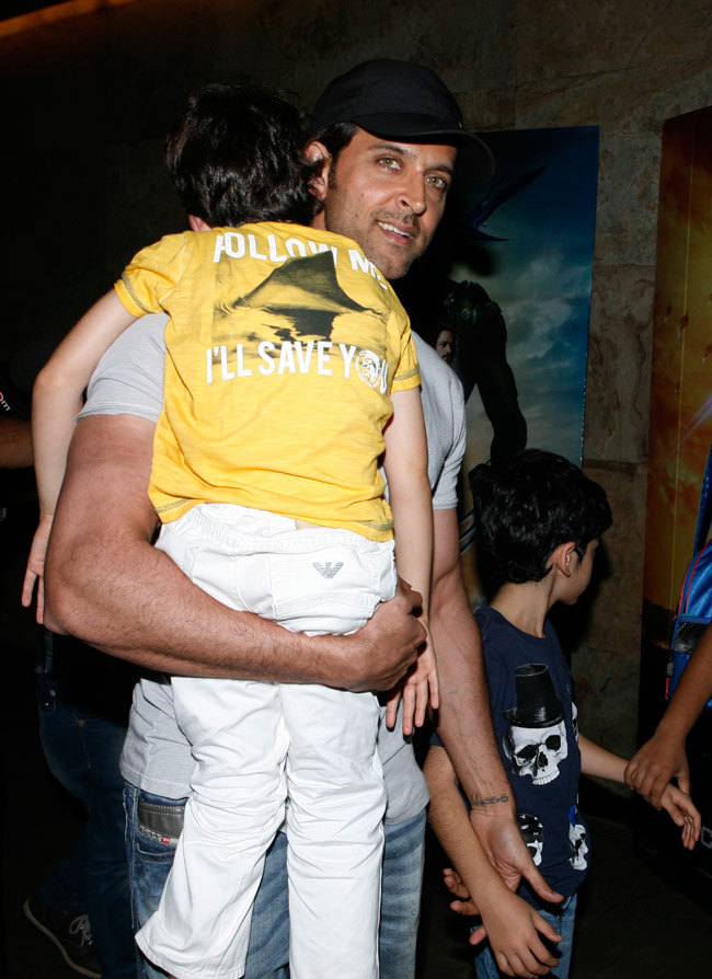 रितिक रोशन ने अपने बेटों संग देखी X-Men