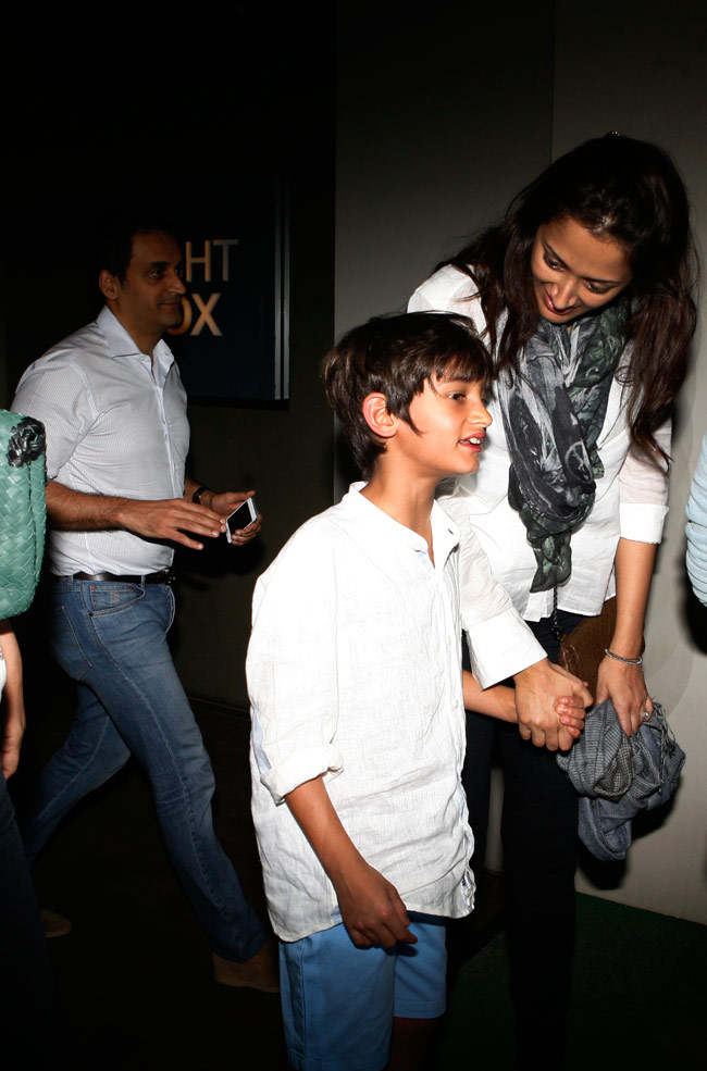 रितिक रोशन ने अपने बेटों संग देखी X-Men