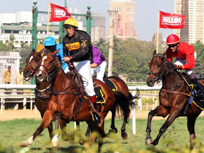 फेसबुक पर सुपरहिट हुई 'दबंग खान' की तस्‍वीरें...