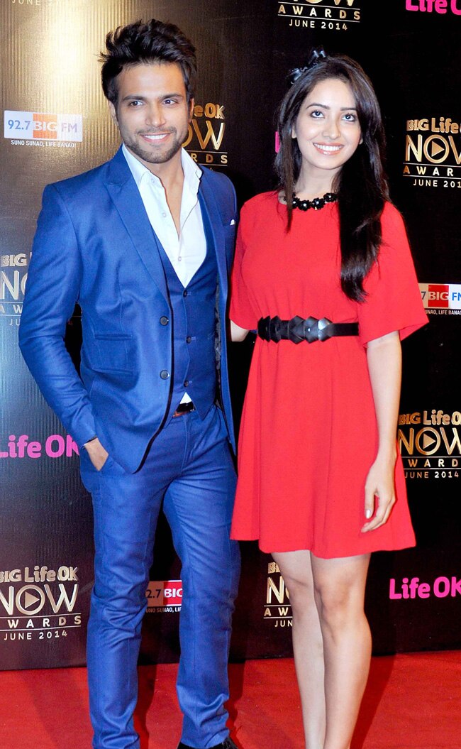 लाइफ ओके नाउ अवार्ड्स में सितारों जलवा