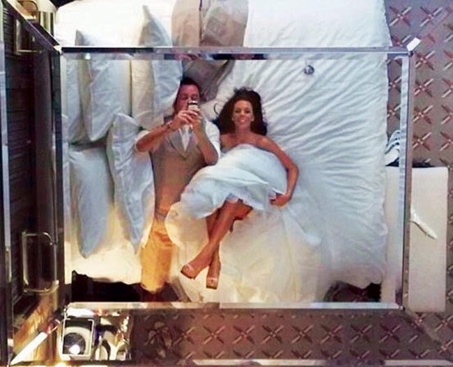 ब्राजील तो नहीं जा पाए लेकिन इन फुटबॉल सितारों की मस्ती जारी है