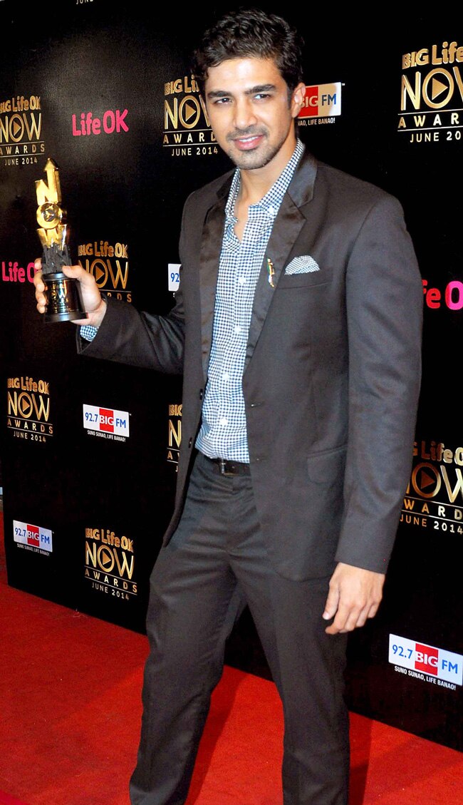 लाइफ ओके नाउ अवार्ड्स में सितारों जलवा