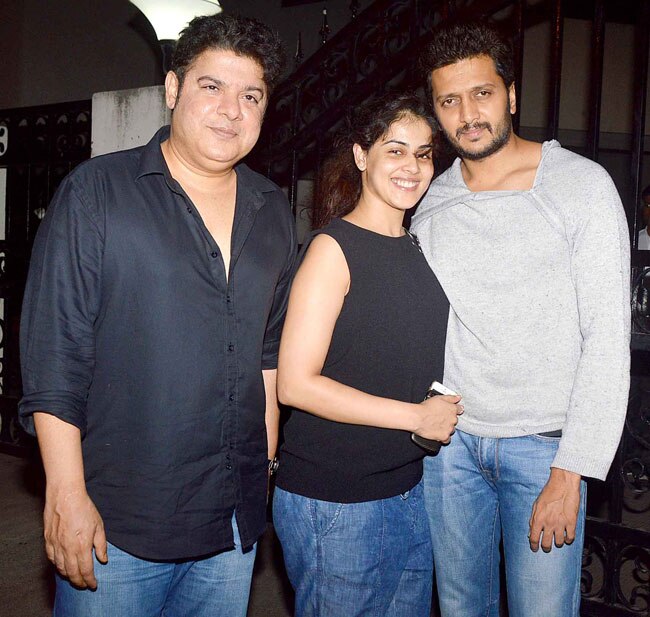 'प्रेगनेंट' जेनेलिया की 'हमशकल्स' टीम के साथ पार्टी