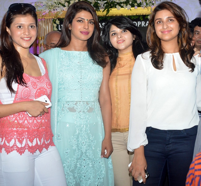 प्रियंका चोपड़ा के पिता के नाम पर मुंबई में सड़क