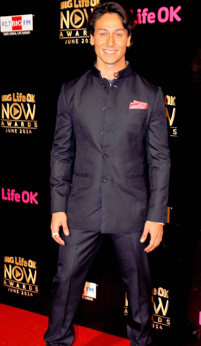 लाइफ ओके नाउ अवार्ड्स में सितारों जलवा