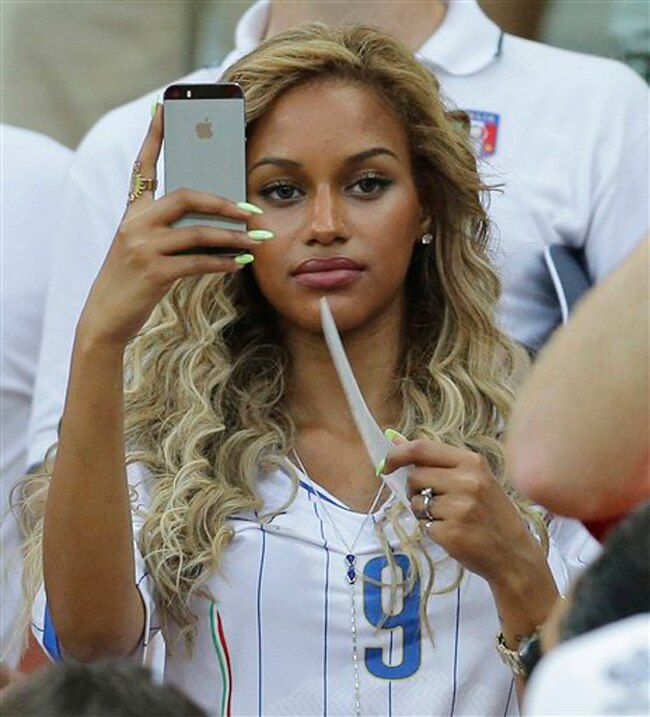 मारियो बालातोली के गोल के साथ झूम उठा इटली