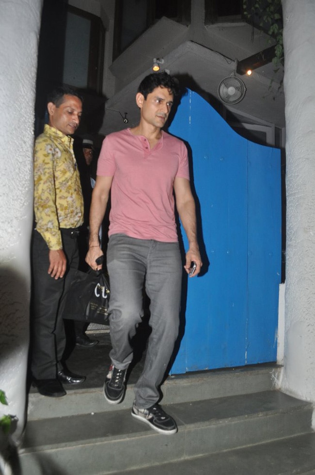 27 की हुईं सोनाक्षी, अर्जुन और सिद्धार्थ के साथ मनाया बर्थडे