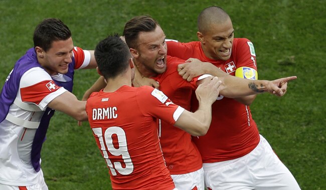 15 जून 2014: तस्वीरों में दिनभर की बड़ी खबरें