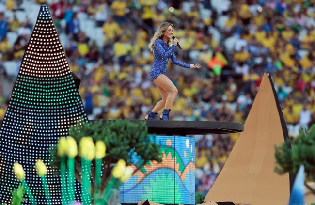 फीफा वर्ल्ड कप 2014 का रंगारंग आगाज