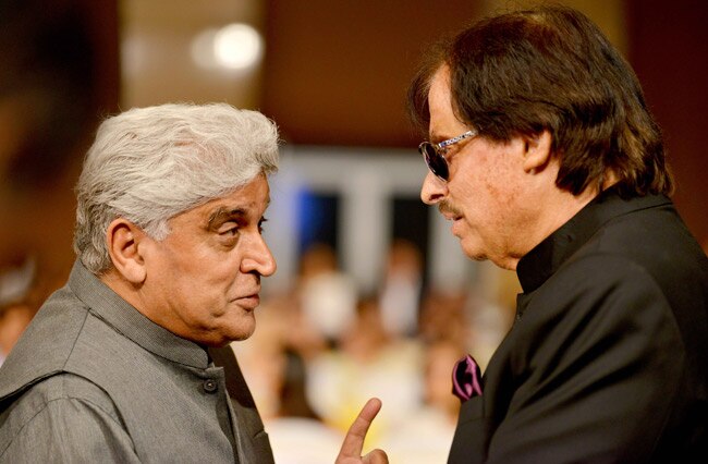 'ट्रैजिडी  किंग' दिलीप कुमार की ऑटोबायोग्राफी के लॉन्च पर उमड़ा बॉलीवुड