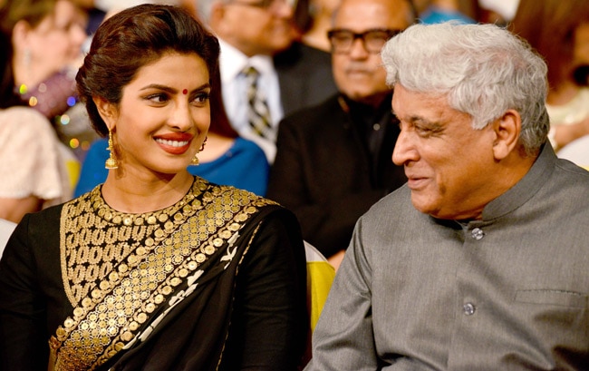 'ट्रैजिडी  किंग' दिलीप कुमार की ऑटोबायोग्राफी के लॉन्च पर उमड़ा बॉलीवुड