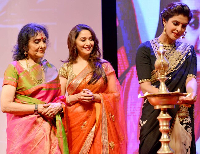 'ट्रैजिडी  किंग' दिलीप कुमार की ऑटोबायोग्राफी के लॉन्च पर उमड़ा बॉलीवुड