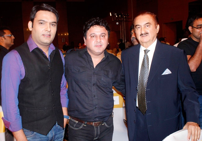 'ट्रैजिडी  किंग' दिलीप कुमार की ऑटोबायोग्राफी के लॉन्च पर उमड़ा बॉलीवुड