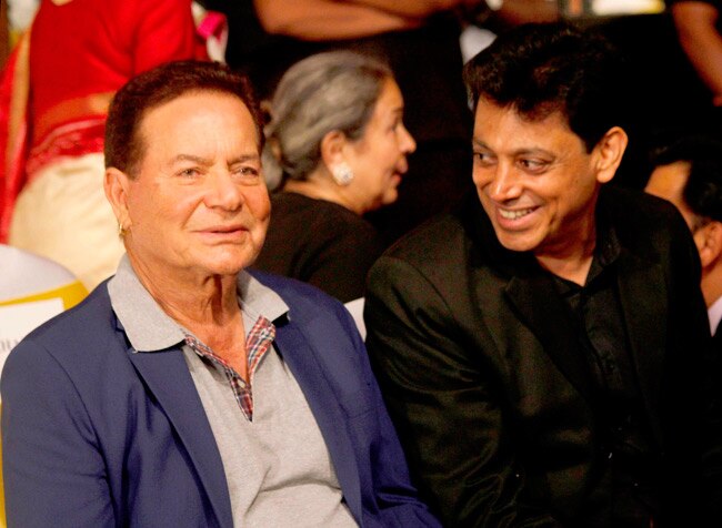 'ट्रैजिडी  किंग' दिलीप कुमार की ऑटोबायोग्राफी के लॉन्च पर उमड़ा बॉलीवुड