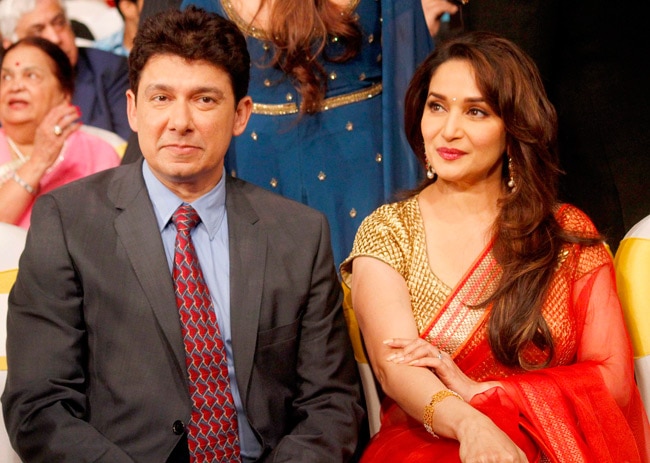 'ट्रैजिडी  किंग' दिलीप कुमार की ऑटोबायोग्राफी के लॉन्च पर उमड़ा बॉलीवुड