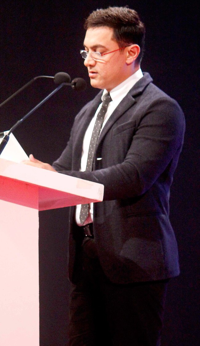 'ट्रैजिडी  किंग' दिलीप कुमार की ऑटोबायोग्राफी के लॉन्च पर उमड़ा बॉलीवुड