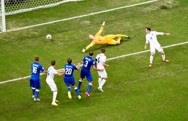 FIFA WC 2014: तस्वीरों में इटली और इंग्लैंड का रोमांचक मैच