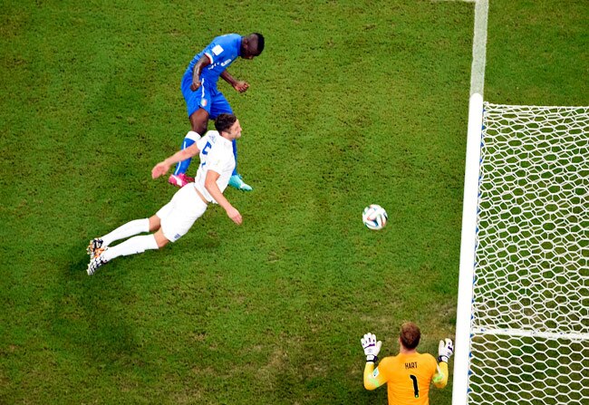 FIFA WC 2014: तस्वीरों में इटली और इंग्लैंड का रोमांचक मैच