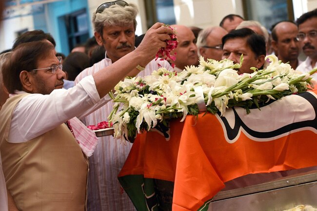 गोपीनाथ मुंडे को देश ने दी श्रद्धांजलि