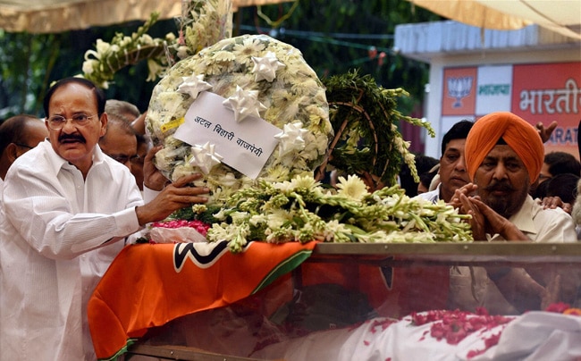 गोपीनाथ मुंडे को देश ने दी श्रद्धांजलि