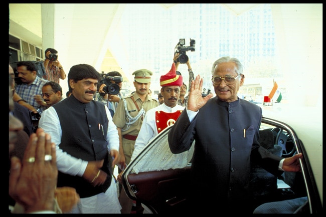 तस्वीरों में दिवंगत गोपीनाथ मुंडे का राजनीतिक सफर