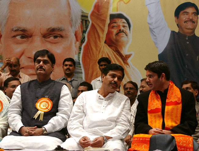 तस्वीरों में दिवंगत गोपीनाथ मुंडे का राजनीतिक सफर